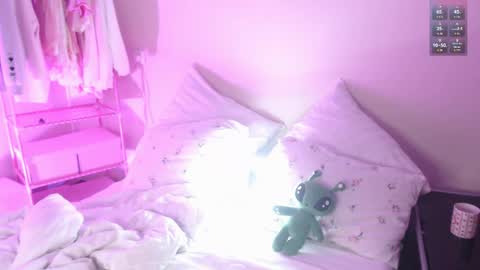 Katie Deville online show from March 31, 2026, 12:56 am