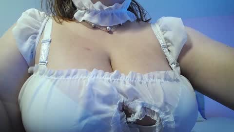 katerin Joness online show from December 20, 2024, 1:33 pm