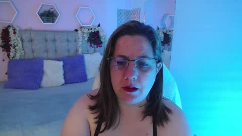 katerin Joness online show from March 8, 2025, 12:30 pm