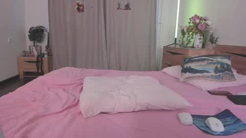 Kate online show from November 15, 2025, 11:29 am