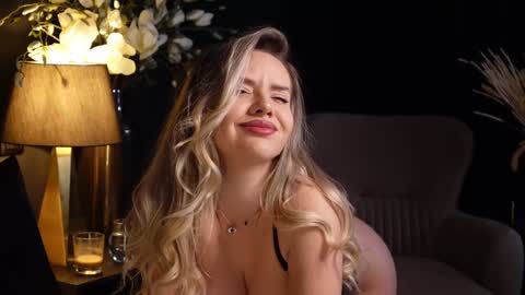 Snapshot of katjolie chatting on January 17, 2025, 9:28 pm KatJolie online show from January 17, 2025, 9:28 pm