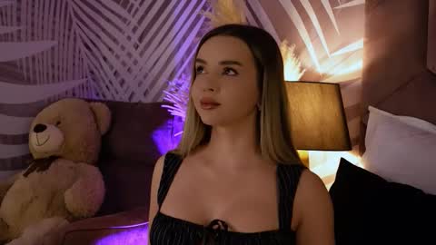 Snapshot of katjolie chatting on October 21, 2025, 7:47 pm KatJolie online show from October 21, 2025, 7:47 pm