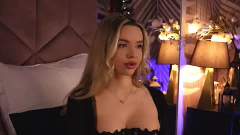 Snapshot of katjolie chatting on December 14, 2025, 8:46 pm KatJolie online show from December 14, 2025, 8:46 pm