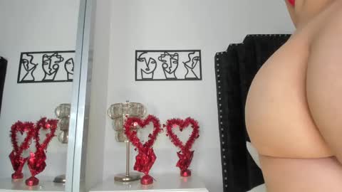 Snapshot of katrina_moore chatting on February 14, 2025, 2:33 pm katrina moore online show from February 14, 2025, 2:33 pm