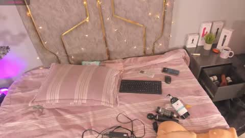 Snapshot of kattejordan chatting on September 10, 2025, 3:50 am Katerine online show from September 10, 2025, 3:50 am
