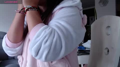 Snapshot of kattie_love chatting on November 6, 2025, 6:31 pm kattie online show from November 6, 2025, 6:31 pm