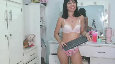 Snapshot of katty_lovely chatting on April 15, 2026, 10:54 pm Katty online show from April 15, 2026, 10:54 pm