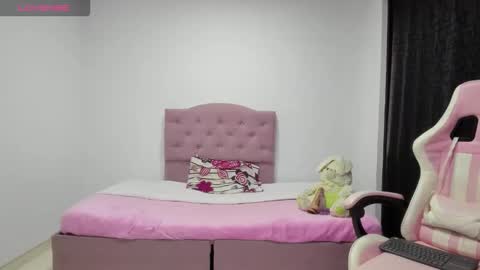 Katty online show from November 12, 2025, 12:22 am