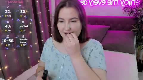 Kate online show from October 18, 2025, 5:21 am