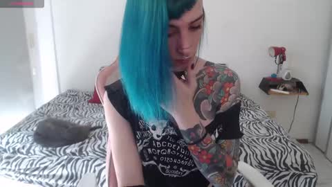 luna   online show from March 1, 2025, 5:38 pm