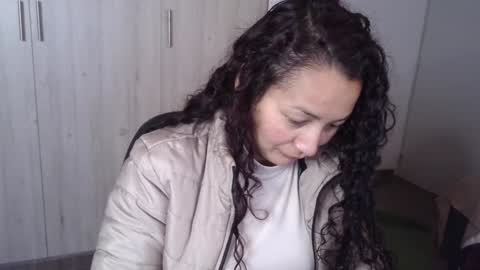  Khawit  online show from January 17, 2025, 1:24 pm