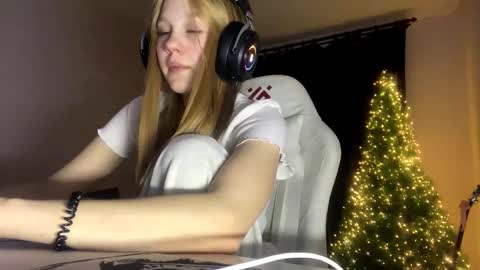 Snapshot of kayceefroehner chatting on February 4, 2026, 6:14 pm Amia online show from February 4, 2026, 6:14 pm