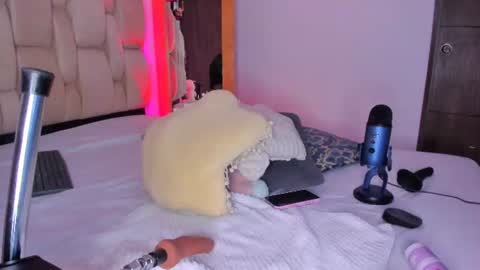 Kayla online show from July 9, 2026, 10:25 pm