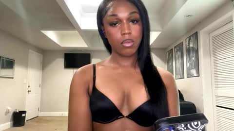 kaylagalaore online show from April 21, 2026, 3:17 pm
