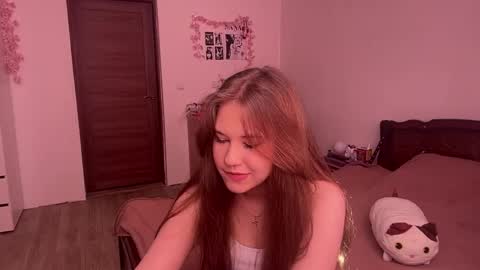 Nyelle online show from May 24, 2026, 12:10 pm