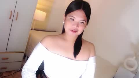 Snapshot of kayleepinay chatting on May 14, 2026, 10:27 pm Y O U R F U T U R E K A Y L E E online show from May 14, 2026, 10:27 pm