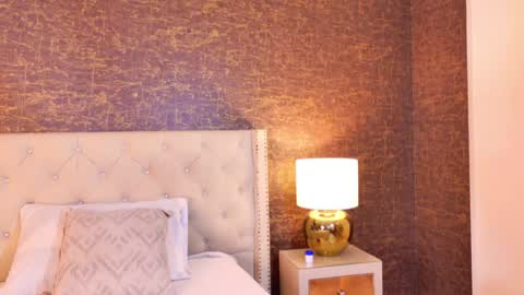  KAYLIE  online show from April 2, 2026, 8:06 pm