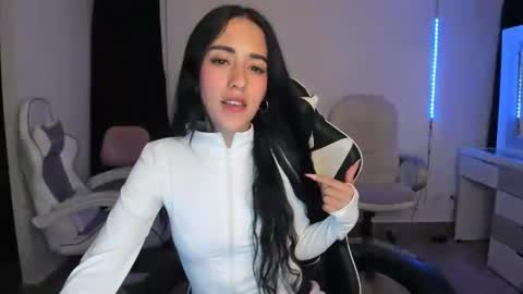 kaylie online show from February 26, 2025, 3:53 am