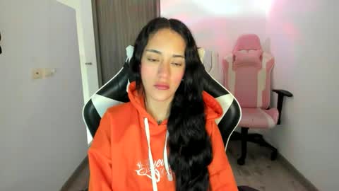 kaylie online show from October 3, 2025, 11:07 am