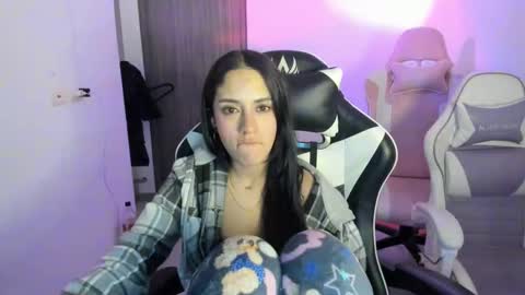 kaylie online show from October 31, 2025, 4:02 am