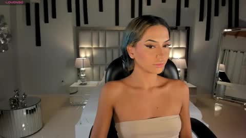 Kay online show from March 19, 2026, 3:32 am