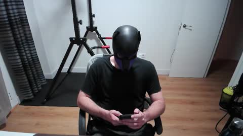 Neon online show from November 2, 2025, 7:05 pm