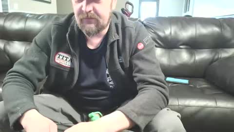 kchristi325 online show from April 6, 2026, 9:27 pm