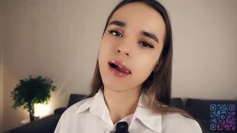 Nika online show from May 14, 2026, 5:58 am