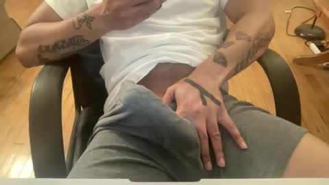 Snapshot of keesey23 chatting on December 1, 2025, 4:17 am Keesey23 online show from December 1, 2025, 4:17 am