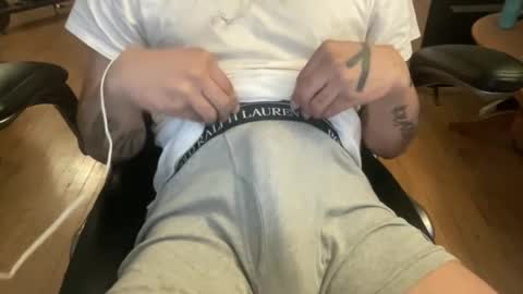 Keesey23 online show from April 25, 2026, 11:57 pm