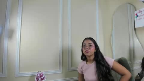 Snapshot of keila_hott20 chatting on September 10, 2025, 12:27 pm keila online show from September 10, 2025, 12:27 pm