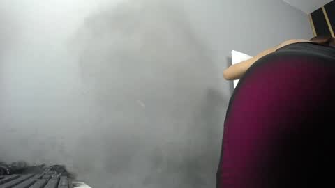  K E I Z Y  online show from December 26, 2024, 4:04 pm