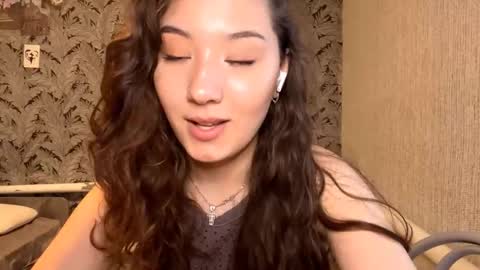 Kely online show from September 18, 2025, 11:12 am