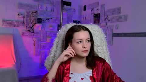 kelliebanshe online show from March 23, 2026, 8:07 am