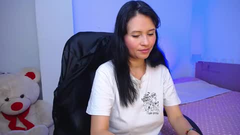 elena online show from February 13, 2025, 10:43 pm