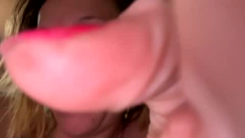 kelly_wight223 online show from November 2, 2025, 12:07 pm