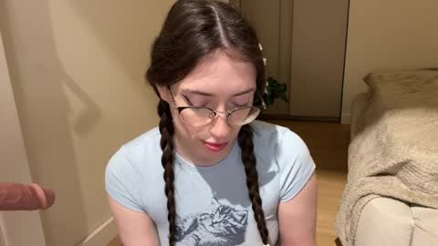Kelly online show from April 8, 2026, 6:19 pm