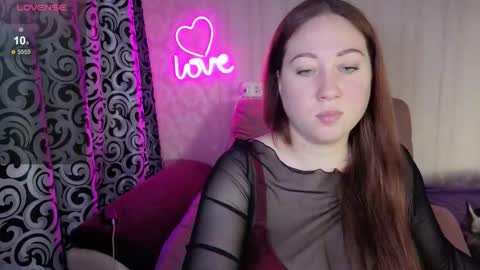 kellycrystall online show from November 2, 2025, 6:05 am