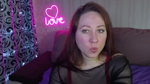 kellycrystall online show from March 25, 2026, 2:28 am