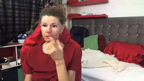 kelly online show from September 25, 2025, 7:17 pm