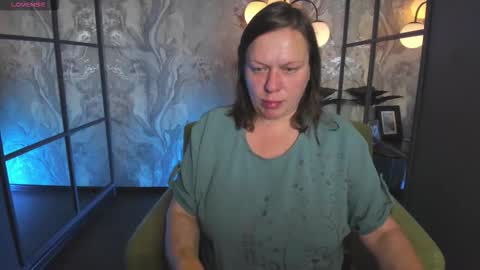 Kelly online show from September 17, 2025, 5:42 am