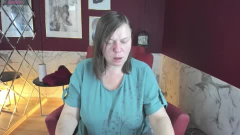 Kelly online show from September 24, 2025, 5:22 am