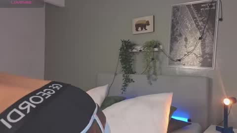   online show from September 20, 2025, 11:44 am