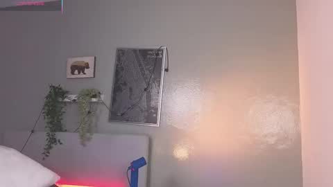   online show from September 22, 2025, 11:34 am