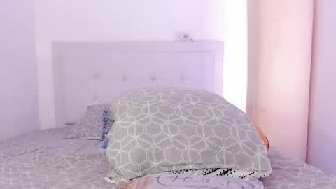 Julian Rivera   online show from November 8, 2025, 5:23 pm