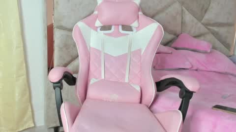 Snapshot of kendal_hot1 chatting on September 17, 2025, 9:27 pm Aleja3 online show from September 17, 2025, 9:27 pm