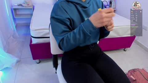 kendal_jhonsson online show from December 23, 2024, 11:47 am