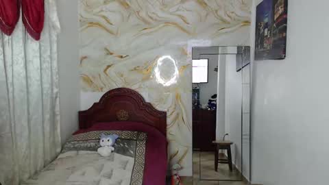 kendall  online show from March 3, 2025, 11:56 pm