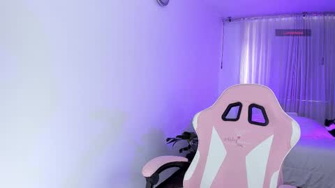 Snapshot of kendallwettt chatting on March 1, 2026, 7:16 pm Kendall online show from March 1, 2026, 7:16 pm