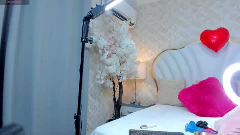 Kendal  online show from February 18, 2026, 9:00 pm